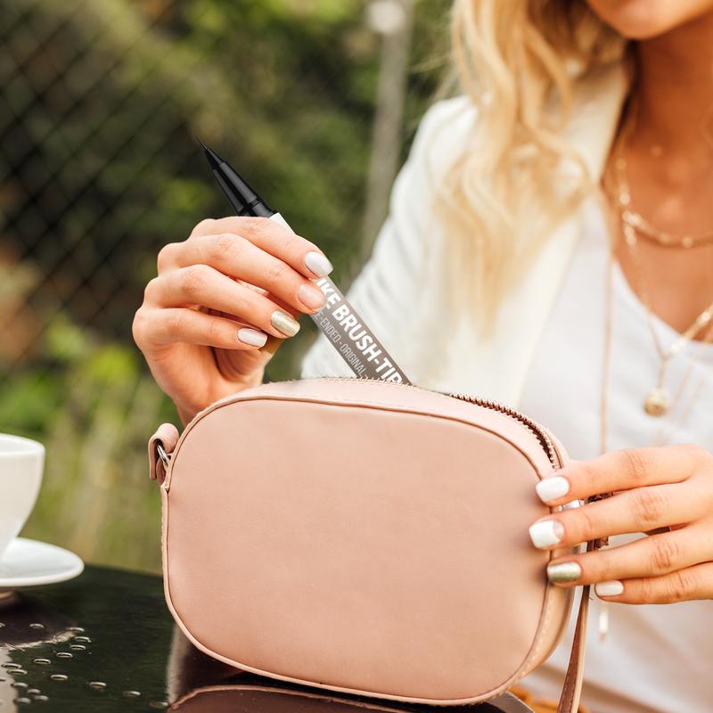 🌟 Achieve perfect brows - ✨ 4D brow pencil - for natural, perfect eyebrows and eyeliner all day long! 💁‍♀